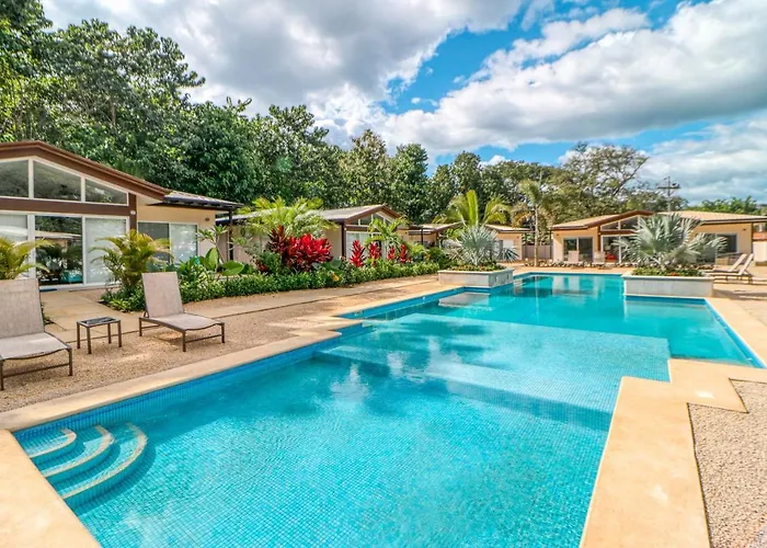 Avellanas Beach Condo: Saltwater Pool Access! Hébergement de vacances