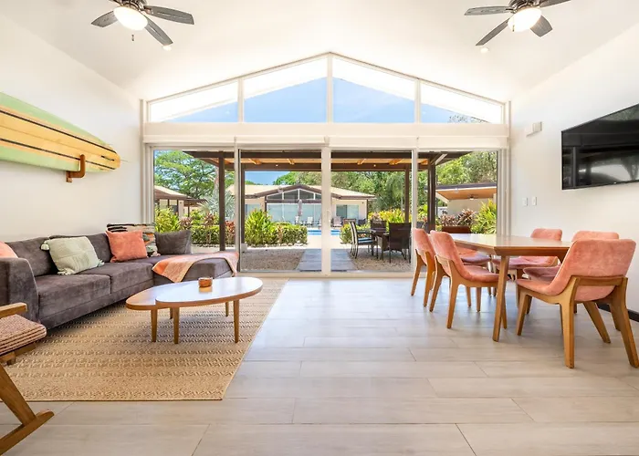 Avellanas Beach Condo: Saltwater Pool Access! Hébergement de vacances