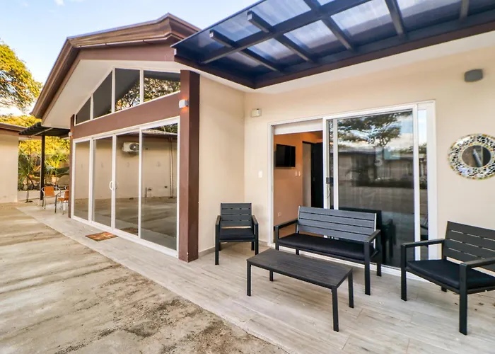The Breakhouse Playa Avellana