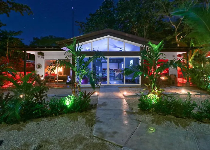 The Breakhouse Playa Avellana